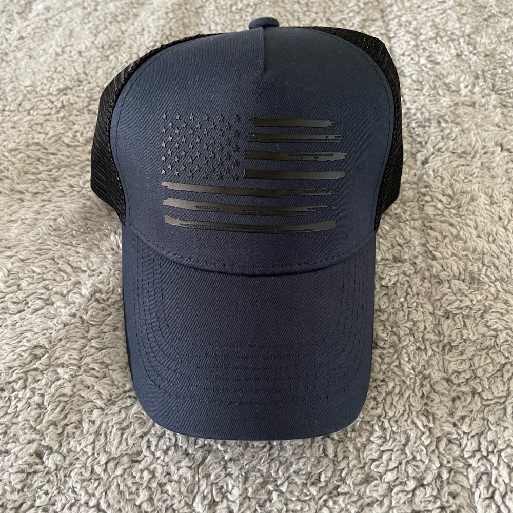 Men’s navy SnapBack